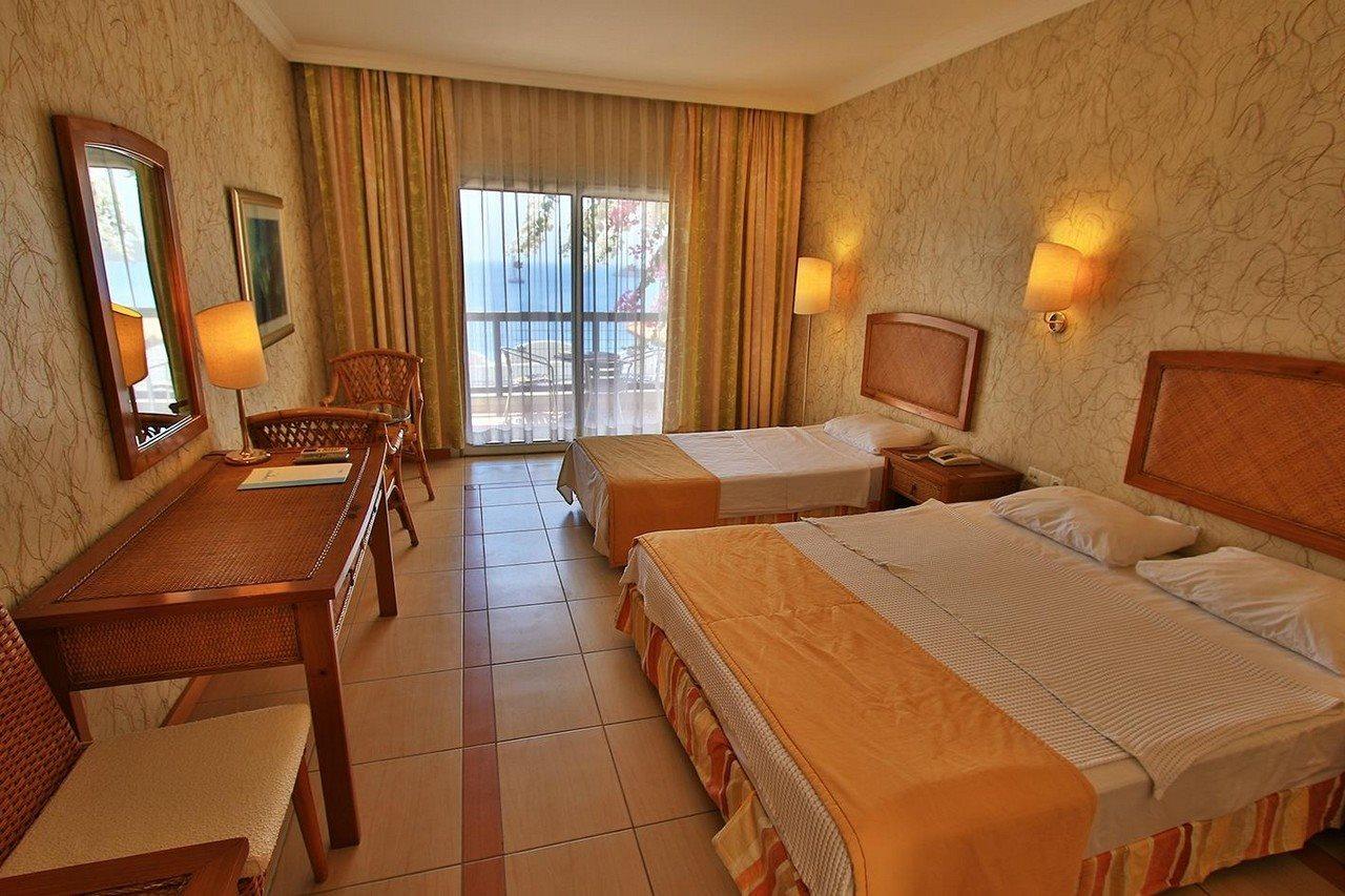 Middle Town Otel 4*
